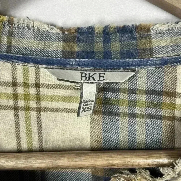 BKE flannel pleated button up long sleeve blouse womens XS 100% Cotton blue tan - Picture 3 of 9